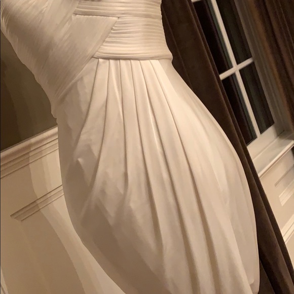 BCBGMAXAZRIA
Cream/White 1 Shoulder Cocktail Dress - Picture 3 of 9